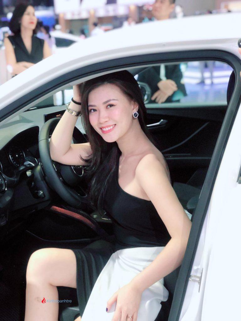 Trò chuyện cùng nữ PG xinh đẹp – Hoàng Anh