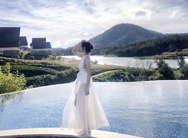 Hotgirl Nhã Đan - cô giáo trẻ xinh đẹp đa tài. 