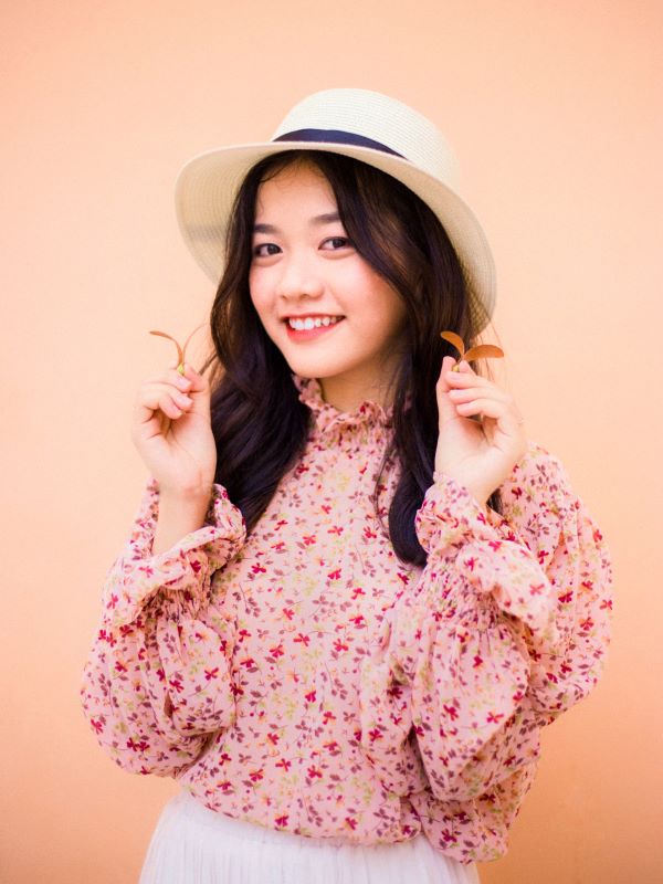 Quỳnh Hương với nụ cười tỏa nắng