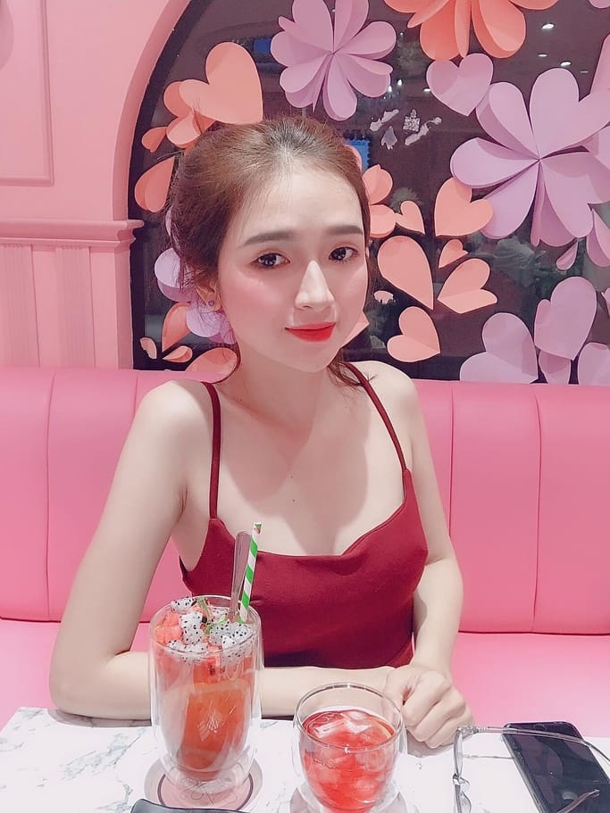Phong thái ngọt ngào của Mai Hương