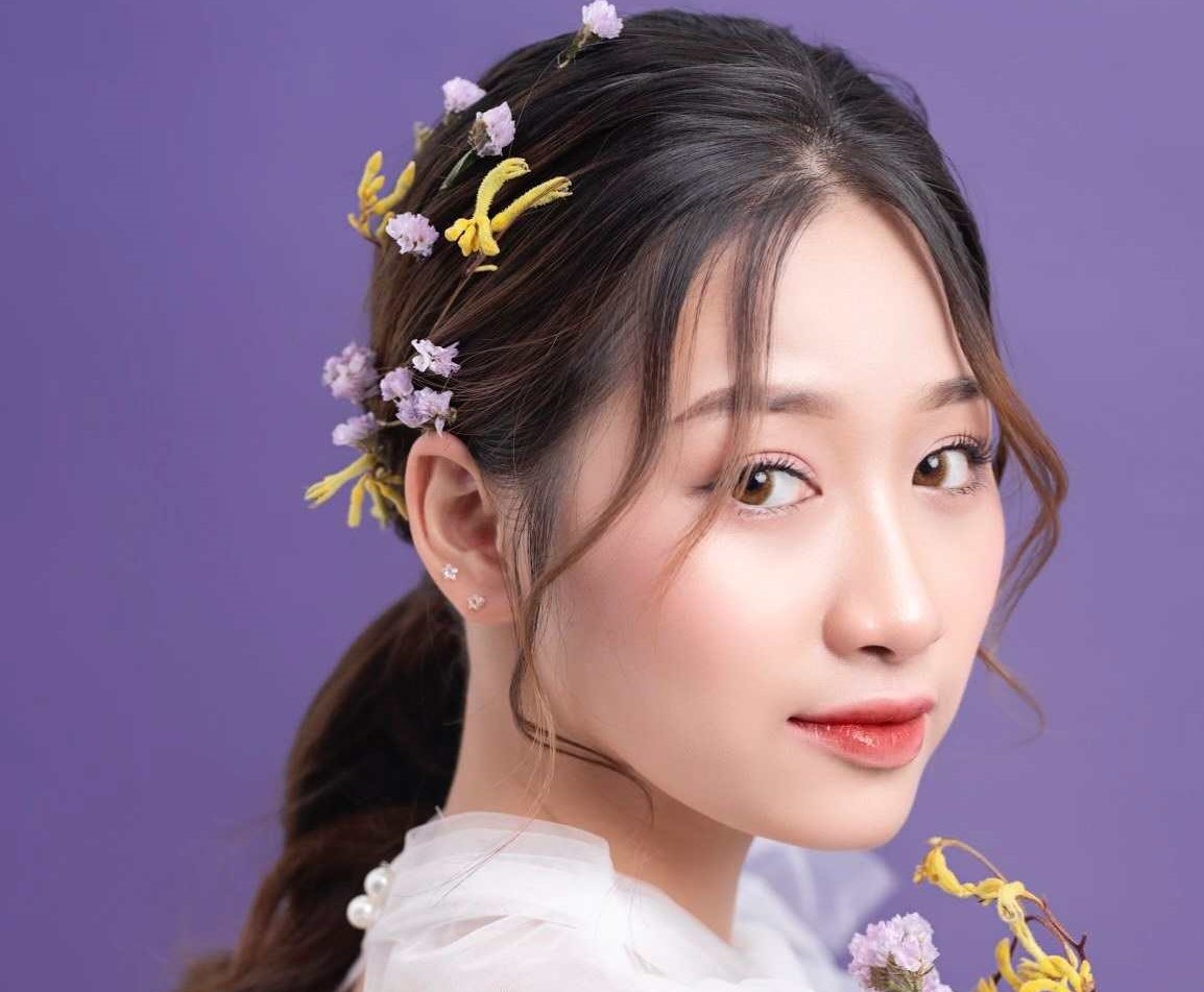 Diễn viên Khánh Linh