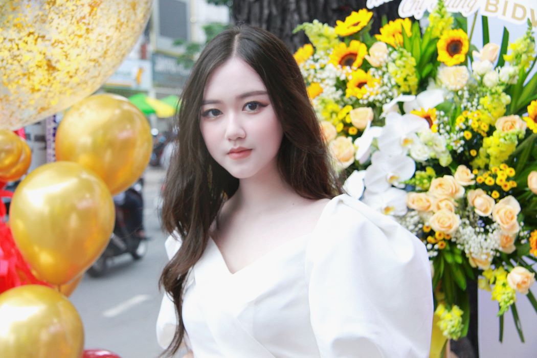 hot teen Thoại Nghi