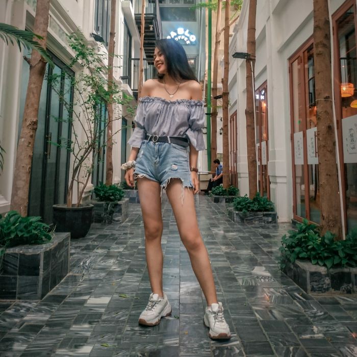 Phong cách thời trang năng động ngày thường của mẫu ảnh Thùy Duyên