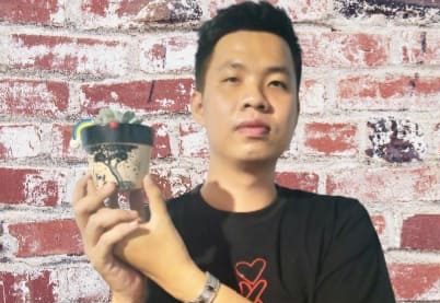 Hoàng Kim- chàng trai kinh doanh chậu vẽ
