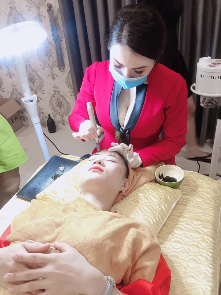 Cô chủ Quế Mai Mai xinh đẹp