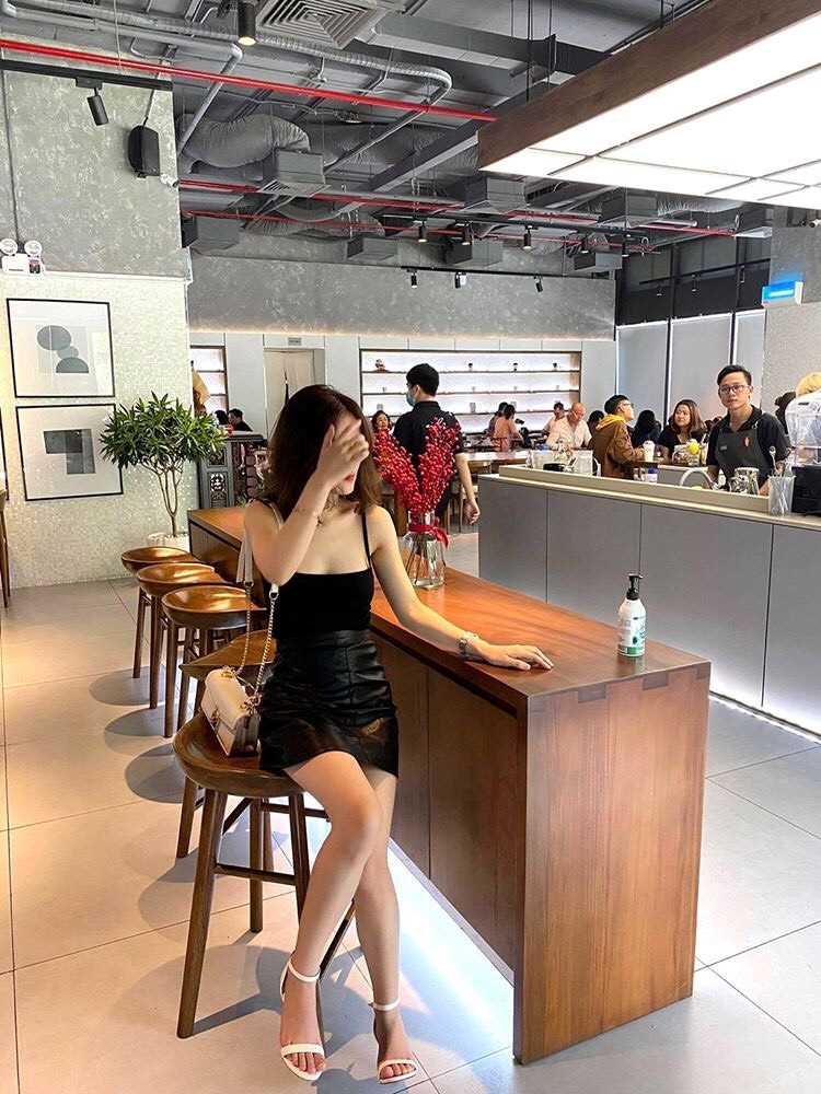 Ngoại hình xinh đẹp khiến mọi người ngẩn ngơ