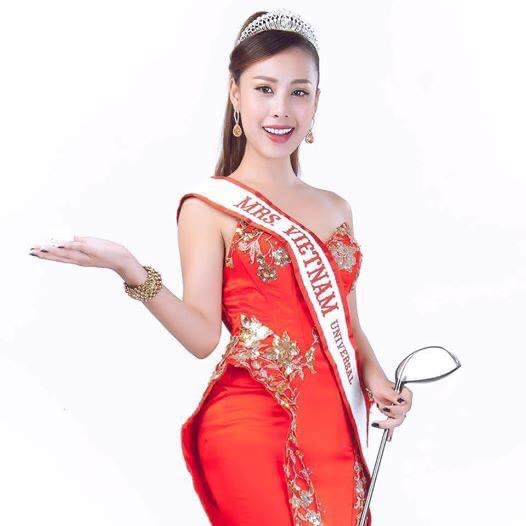Top 8 Mrs.Universal 2016 là một trong những thành tích đáng nể khác của nữ MC