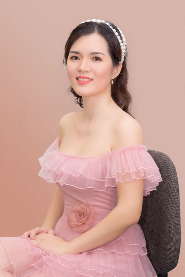 Chân dung chủ tiệm spa Thanh Sen - cô gái 9x tài năng