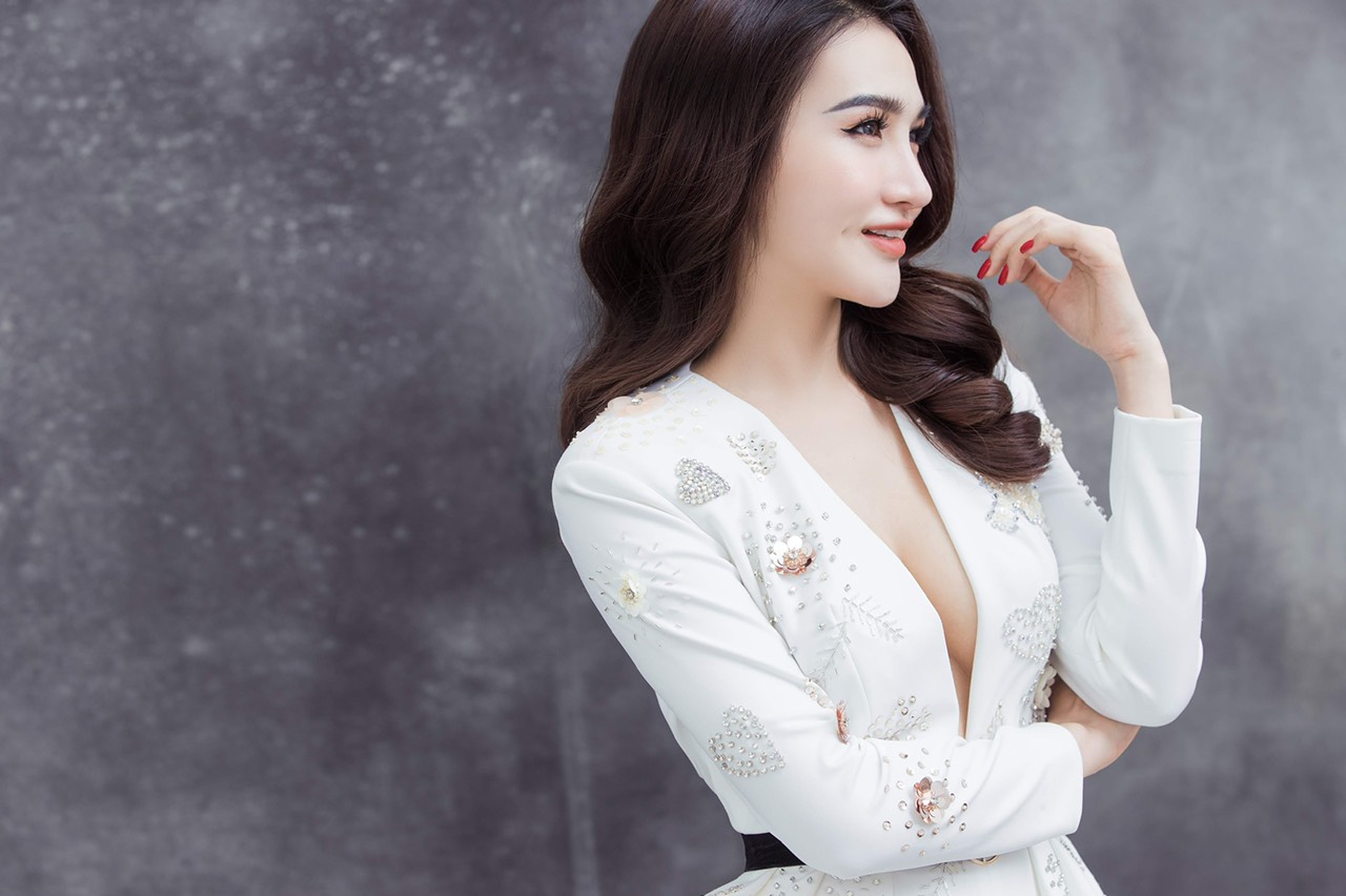 Nữ CEO Huang Kim Xuân 05