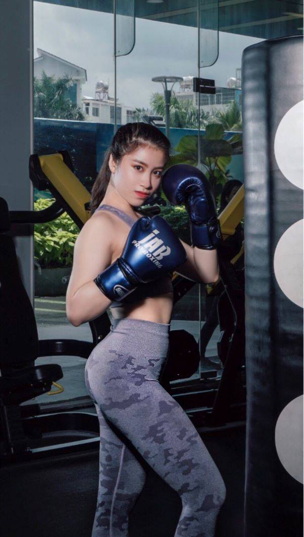 Ngoài thể thao, chị còn thử sức qua lĩnh vực làm mẫu ảnh