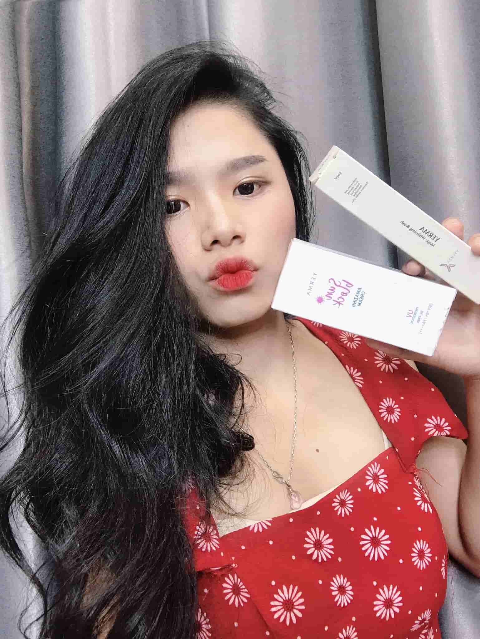 Hành trình trở thành Model livestream của cô nữ sinh trẻ