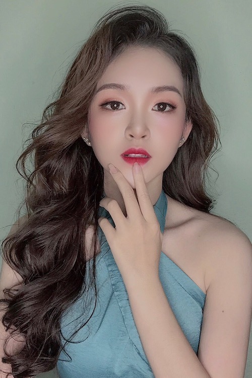 Ca sĩ trẻ Lana có gương mặt khả ái