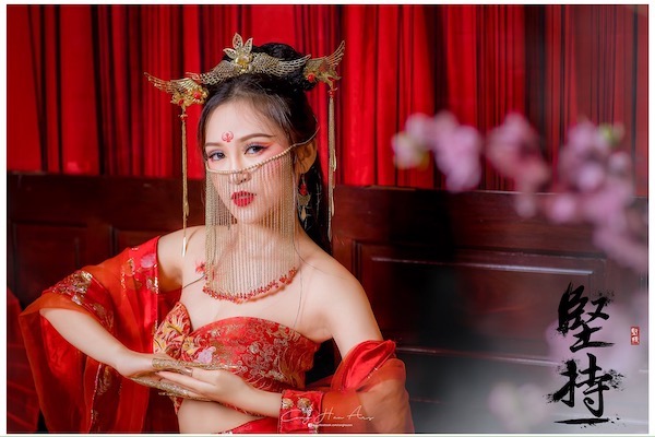Ca sĩ trẻ Lana - Nàng mẫu ảnh tài sắc vẹn toàn