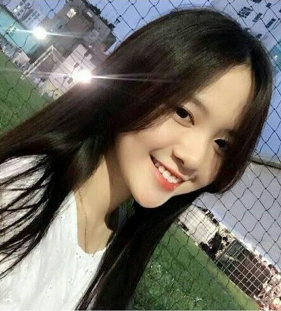 "Nụ cười toả nắng" của Namiu Nguyễn trên sân bóng
