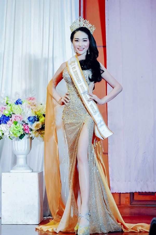 Hoa hậu Xuân Nguyễn rạng rỡ tại cuộc thi