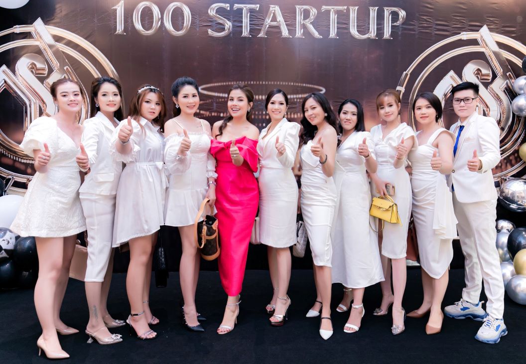 Bữa tiệc còn có sự góp mặt của Founder Hoàng Thúc Diễm