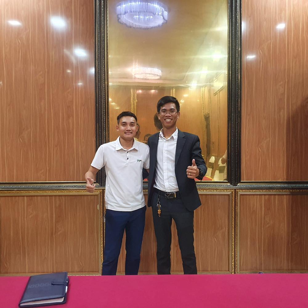 Phan Đình Quảng (trái) và nhà sáng lập Supership Việt Nam 