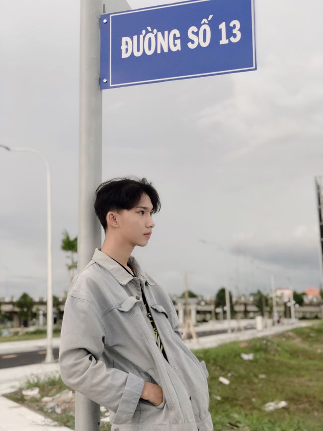 Vẻ điển trai của 10X Hậu Giang