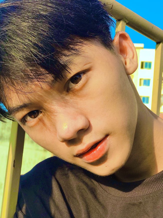 Góc nghiêng thần thánh của hotboy 10X