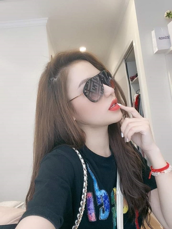 Gia Nhi xinh đẹp giỏi giang