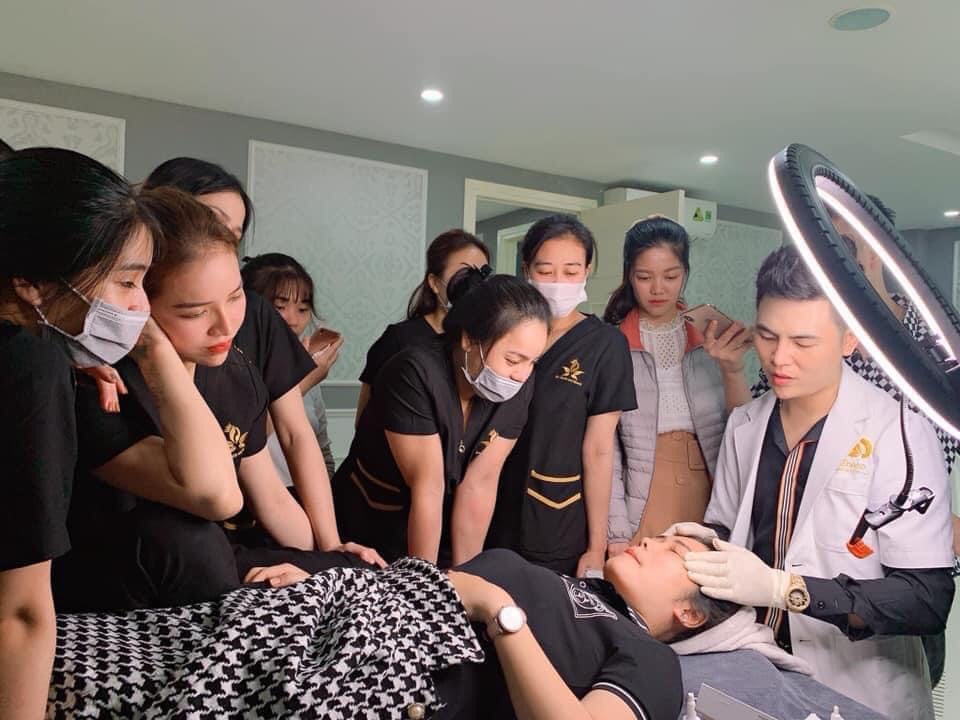 Boss Nguyễn Văn Trung luôn tạo đào tạo học viên trong môi trường chuyên nghiệp