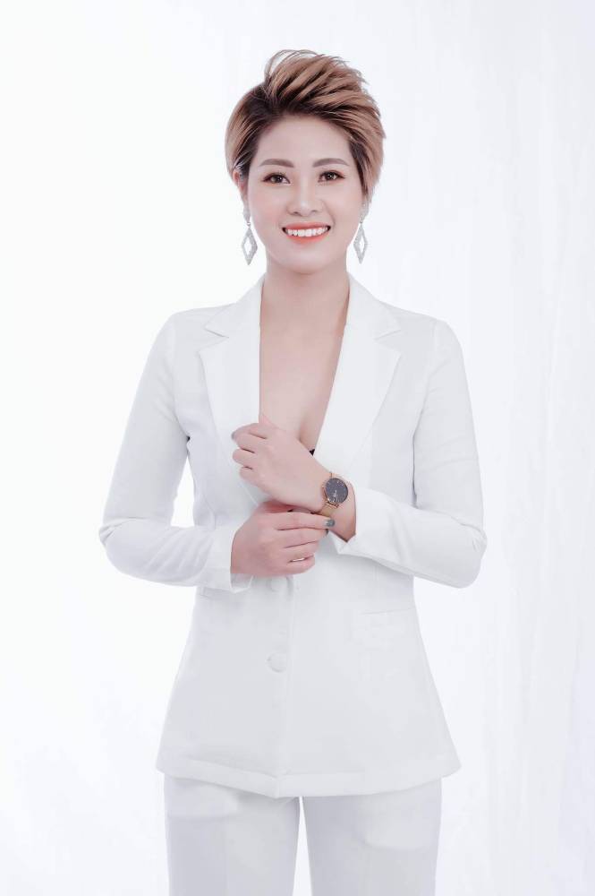 Nhan sắc đỉnh cao của CEO Đỗ Thị Lan