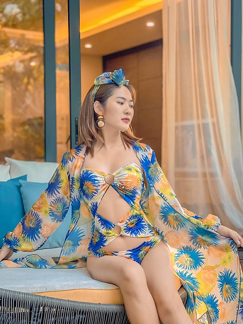 Hình ảnh Hoài Chi đầy quyến rũ, thu hút.