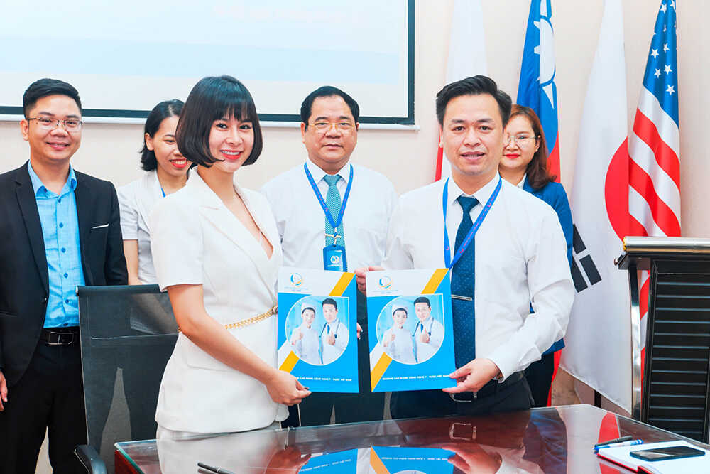 Nữ doanh nhân Nhung Nguyễn luôn cố gắng hoàn thiện các dịch vụ làm đẹp