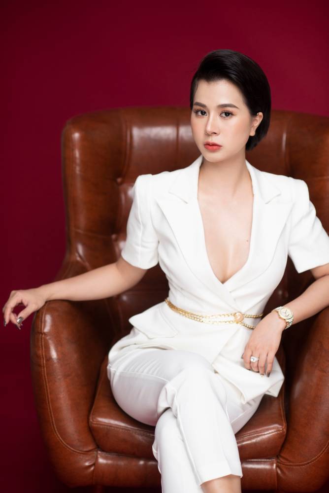 Chân dung của CEO Nguyễn Hồng Nhung
