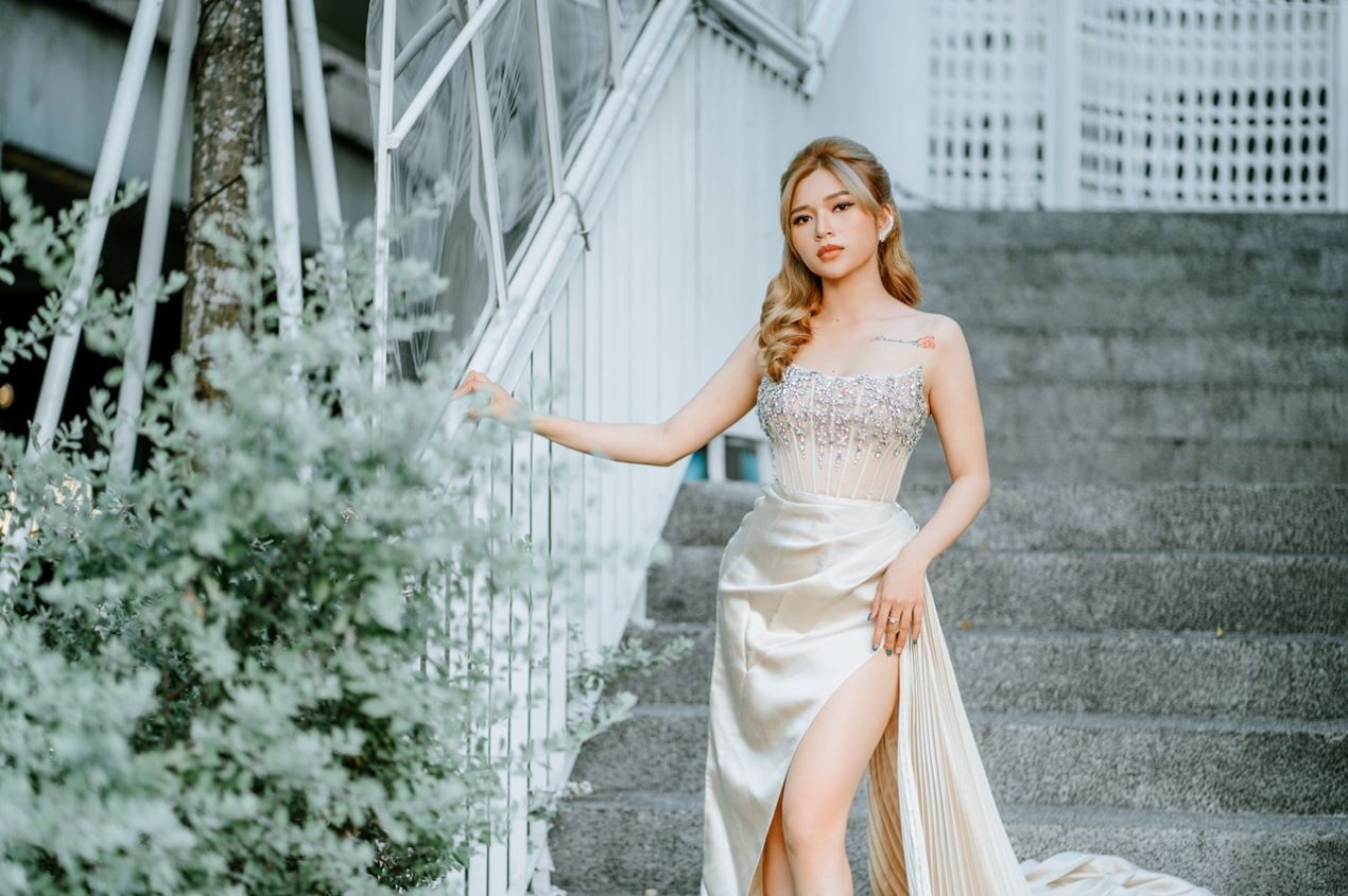 Mẫu phụ nữ hiện đại, tài năng, bản lĩnh