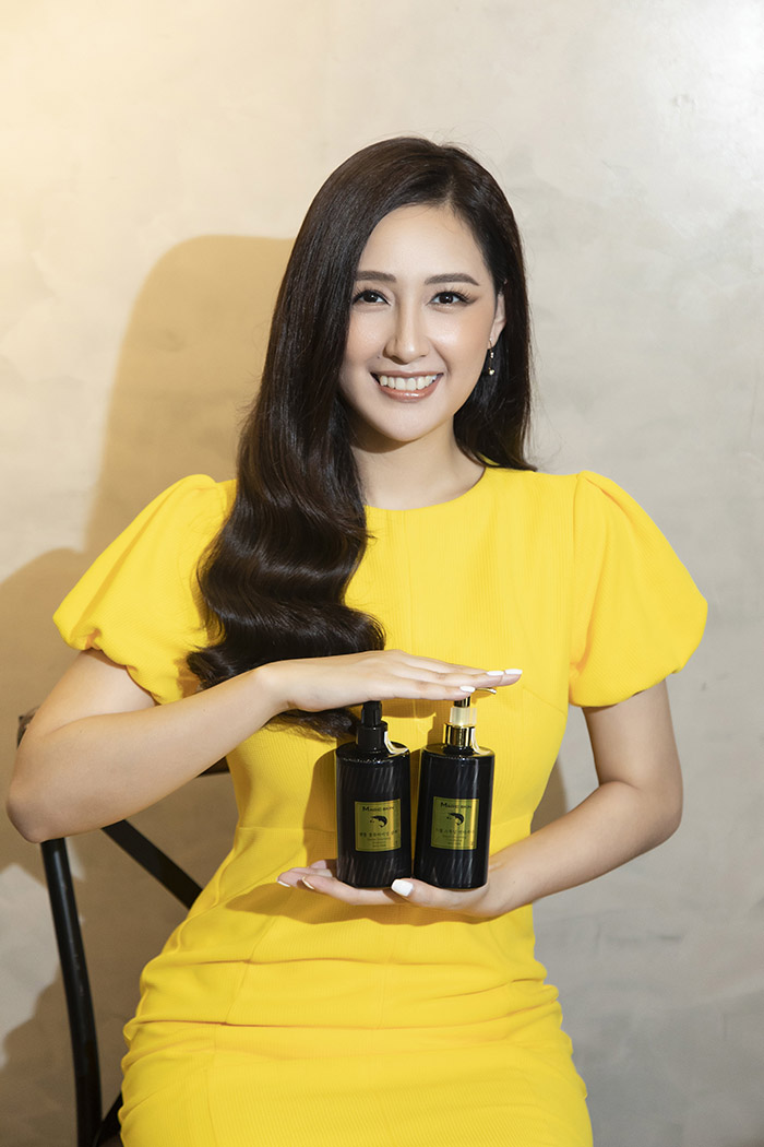 Mai Phương Thúy cùng bộ sản phẩm Gội - Xả Trứng cá tầm Magic Skin (Regenerating Caviar Complex)