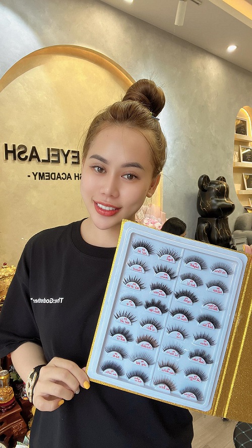 Cô giáo Hạnh Linh là người luôn tâm huyết với nghề