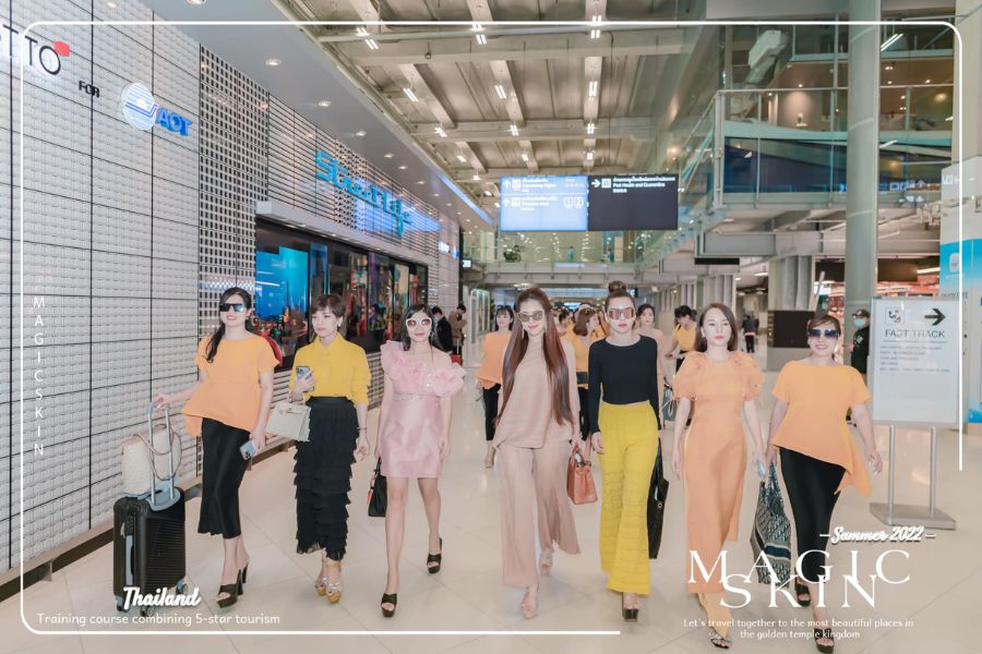 Những bộ cánh xinh đẹp, sang trọng được các mỹ nhân Việt diện ngày đầu tiên đặt chân đến Thái Lan