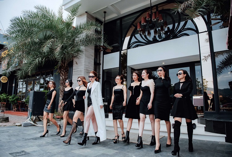 CEO Đặng Mến xinh đẹp rạng ngời cùng chị em hệ thống