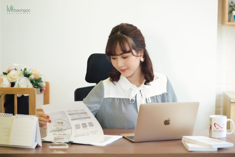 “Nếu không có sự kiên trì và đam mê thật sự với ngành này thì sẽ không thể gắn bó với nó được” – Chị Ánh chia sẻ
