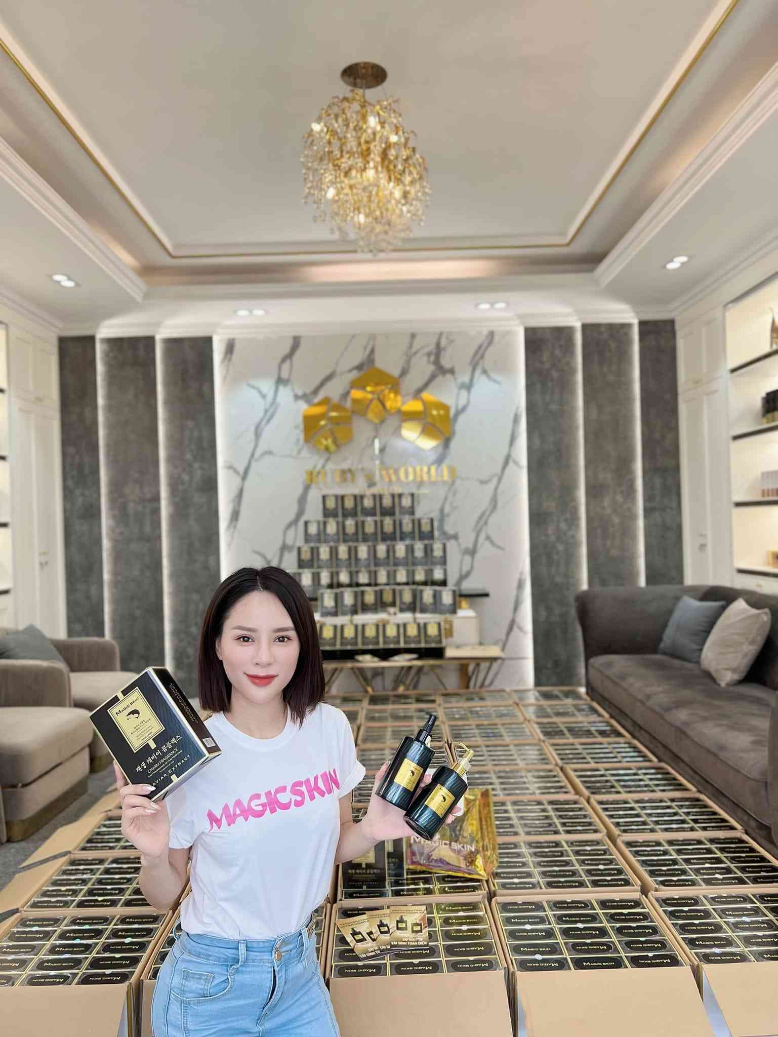 Vẻ ngoài trẻ trung, xinh đẹp của cô nàng
